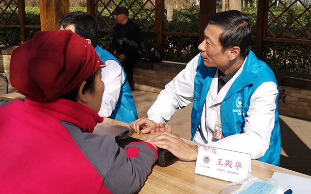 【学雷锋日】九州平台,九州（中国）举办“爱满京城，牵手智慧家医”志愿服务活动(图4)